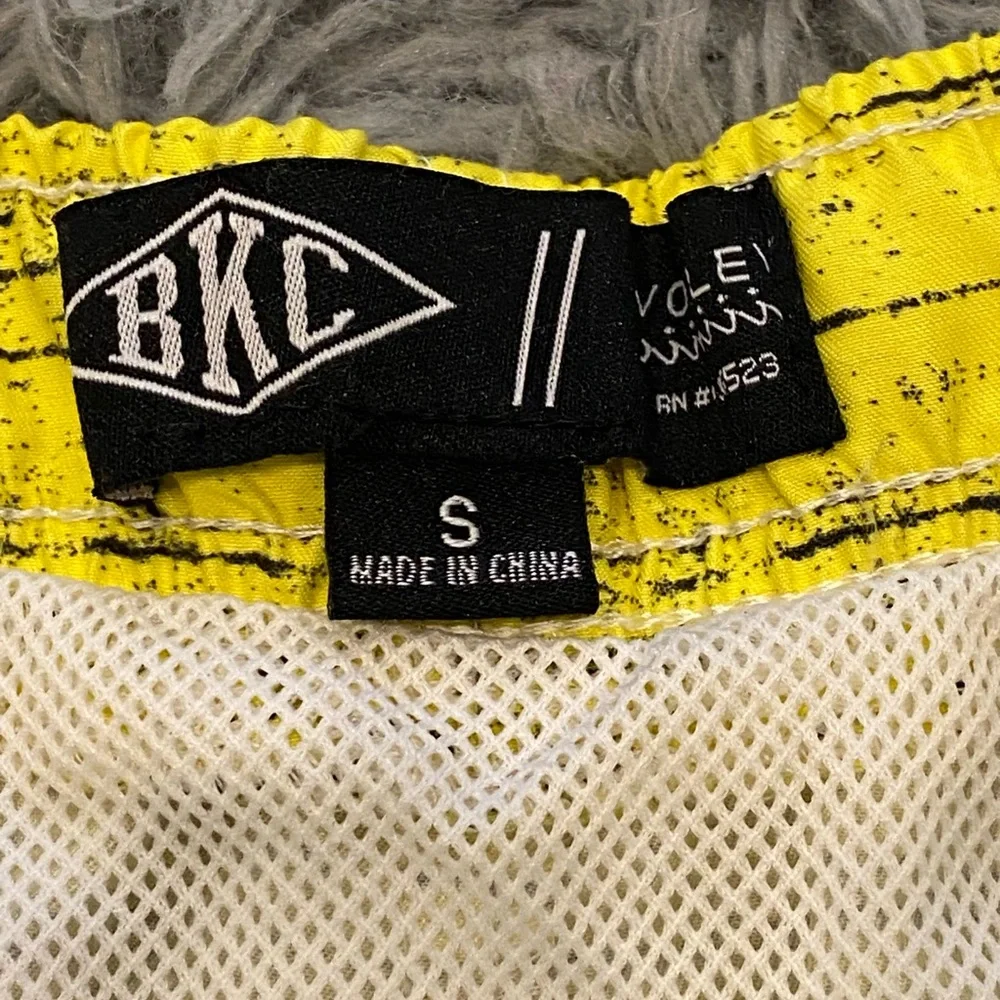 BROOKLYN CLOTH Men's Yellow Streaky Volley Swim Trunks Size‎ Small